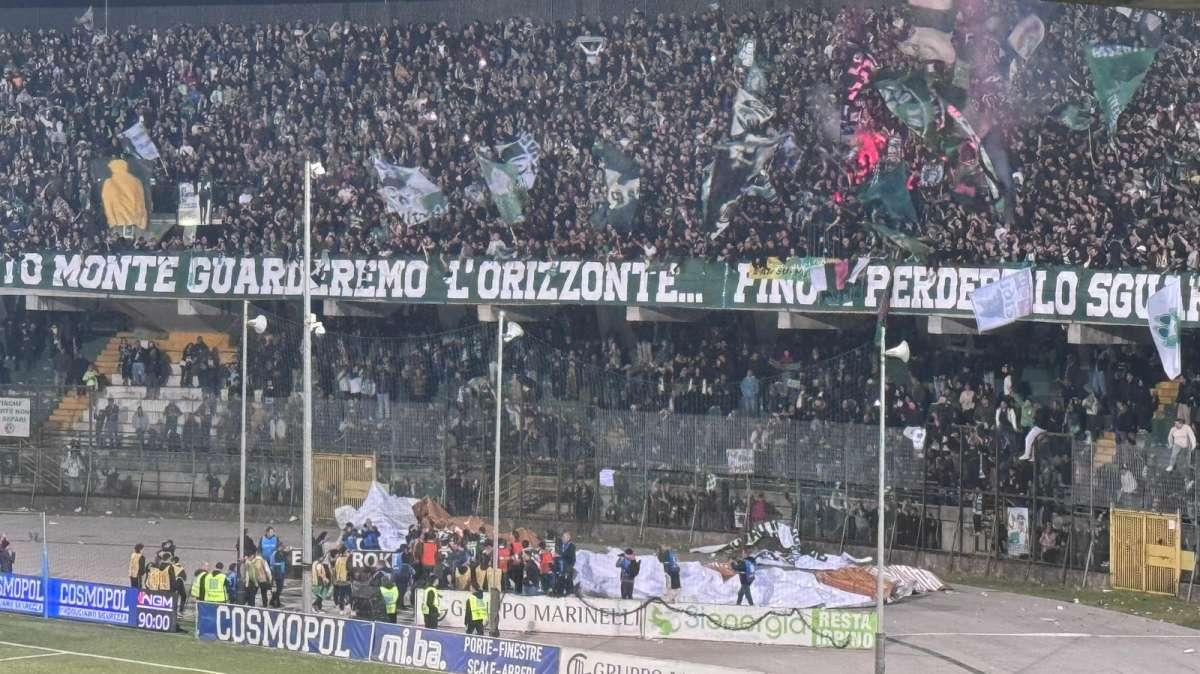 Sorrento-Avellino, cresce l'attesa: decisione rinviata a domani, Frosinone unica ipotesi di campo neutro 