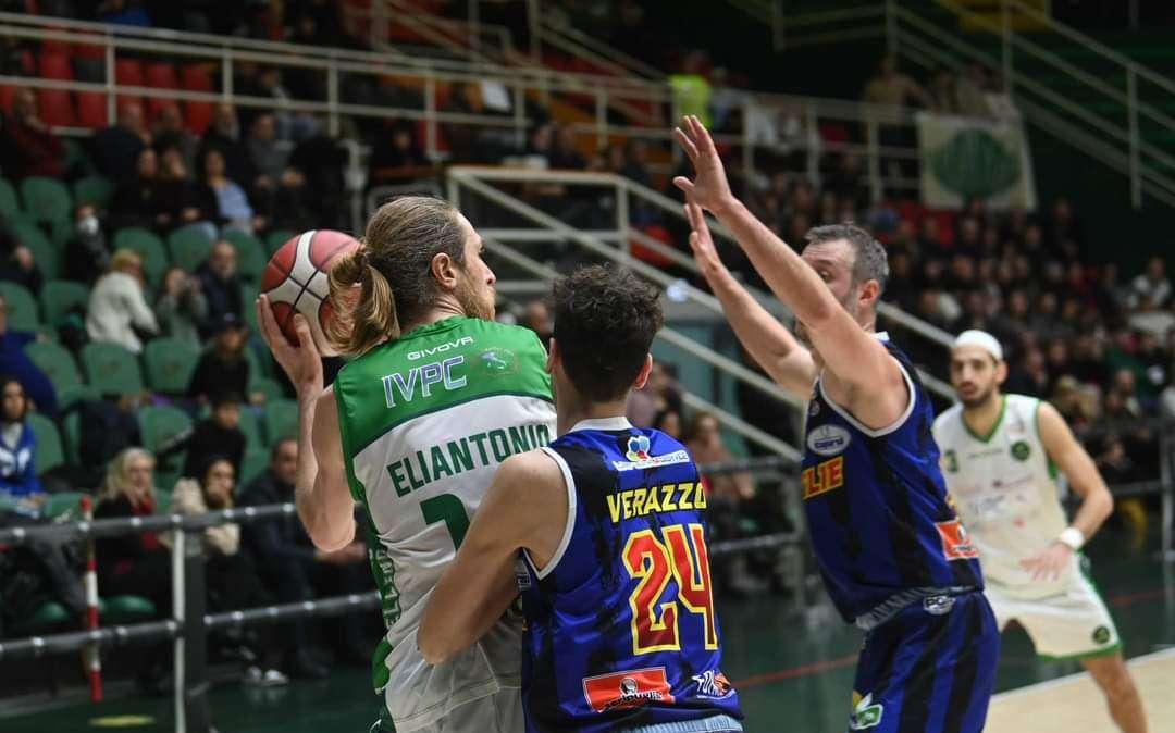 Delfes, scoppola a Corato per i lupi sconfitti 78 a 61