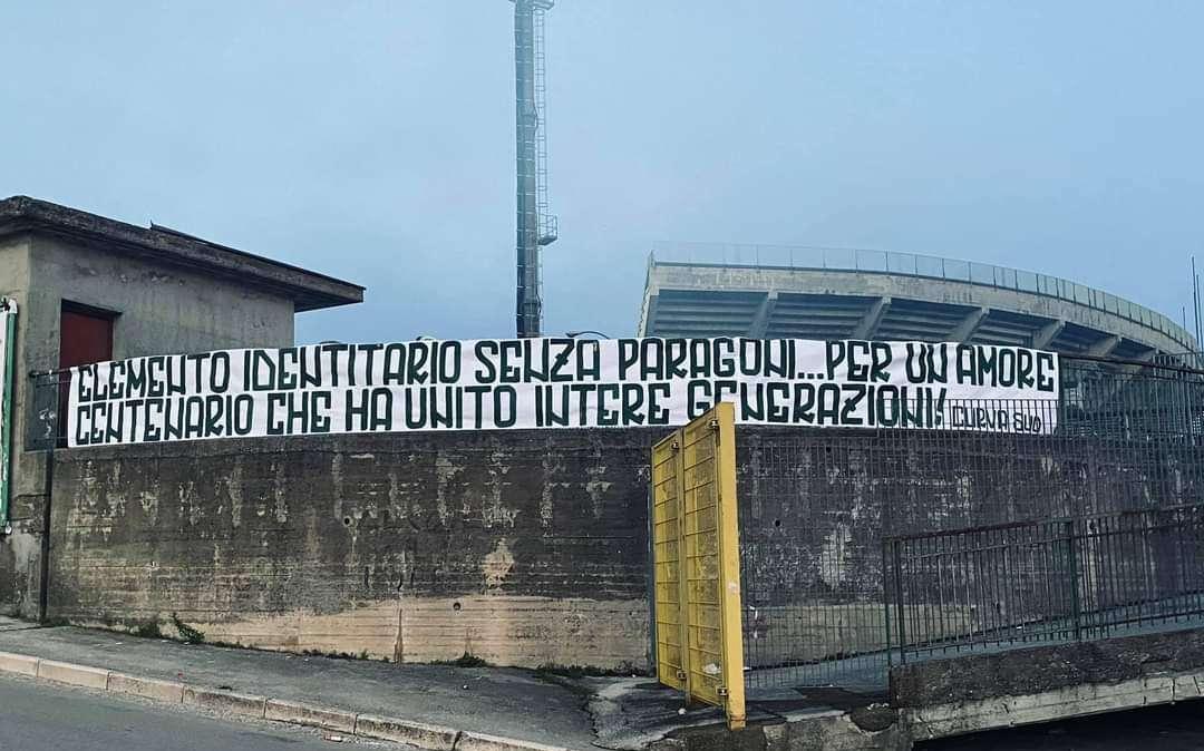 La Curva Sud fa gli auguri all'Avellino: "Un amore centenario che ha unito generazioni"