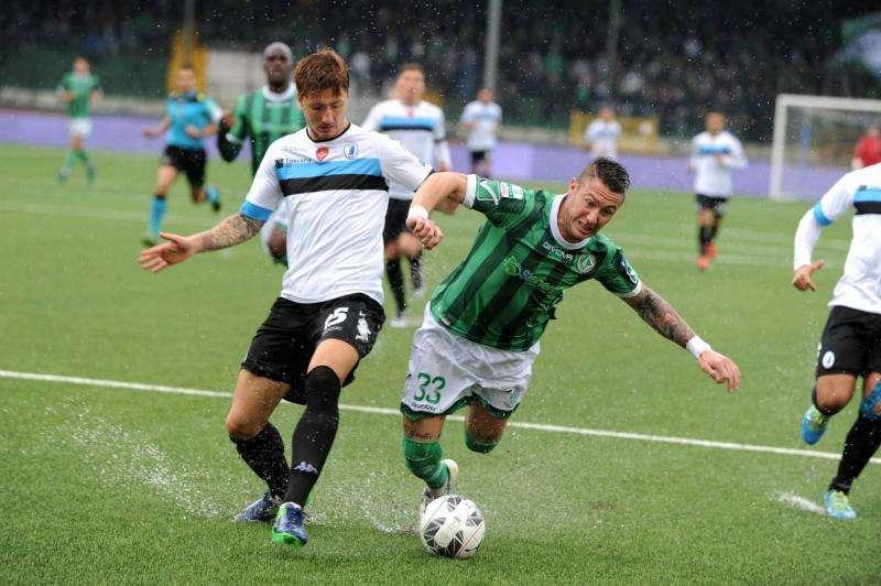 Avellino-Ascoli 1-2: biancoverdi sfortunati, grave l'errore di Aureliano. Novellino esce tra gli applausi