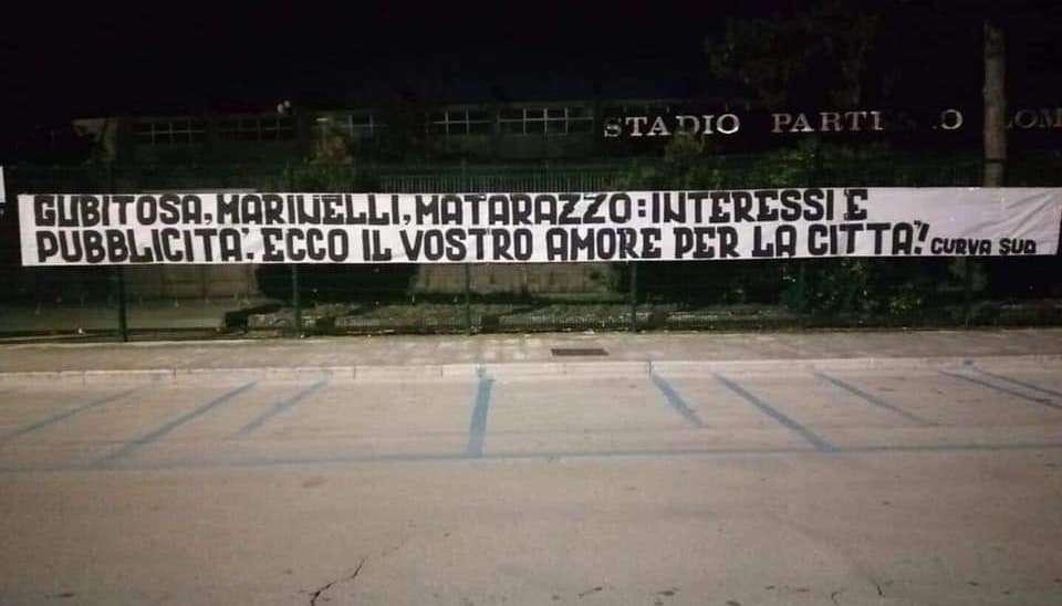 Un altro striscione: la Curva Sud attacca Marinelli, Matarazzo e Gubitosa 
