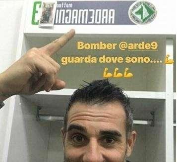 Chievo ad Avellino e Sorrentino "saluta" Ardemagni: "Ciao Bomber, guarda dove sono..."