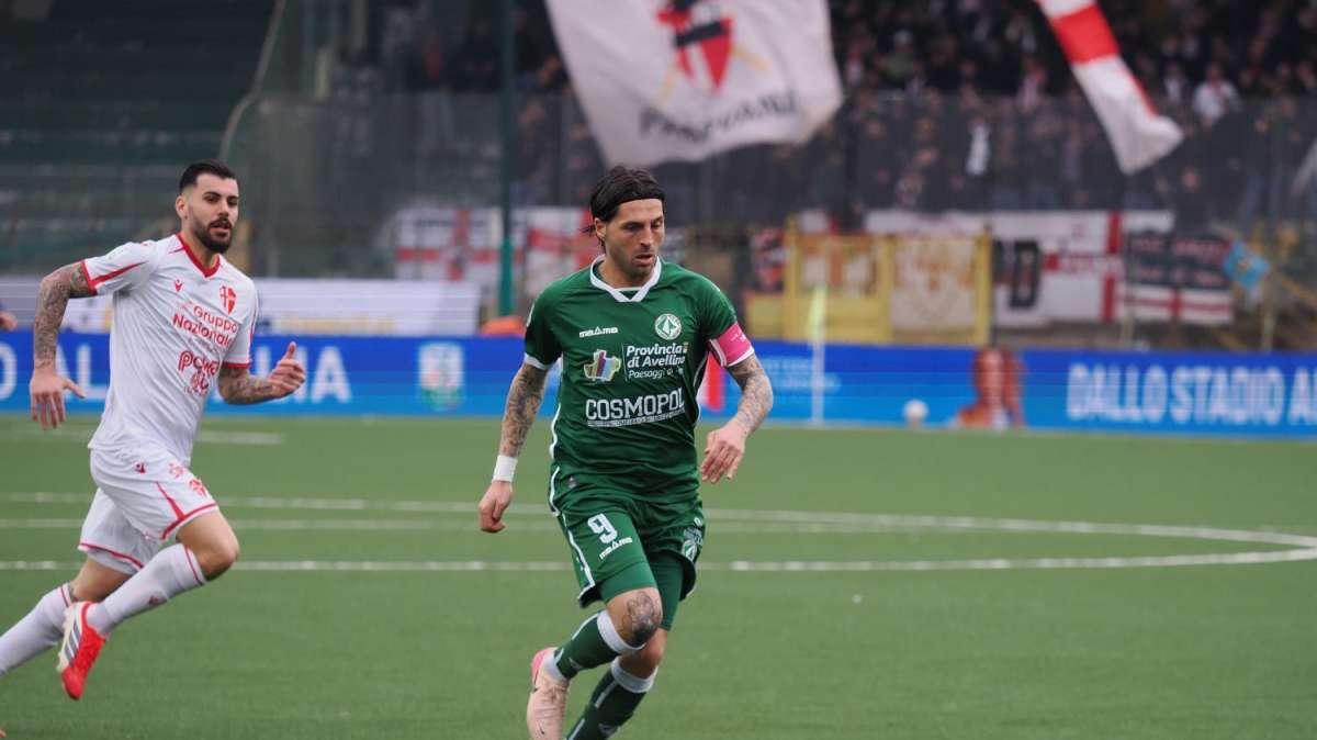 Avellino, Pasqua amara a Palermo: errori sui gol e rosso a Izzo, lupi ko (2-0)