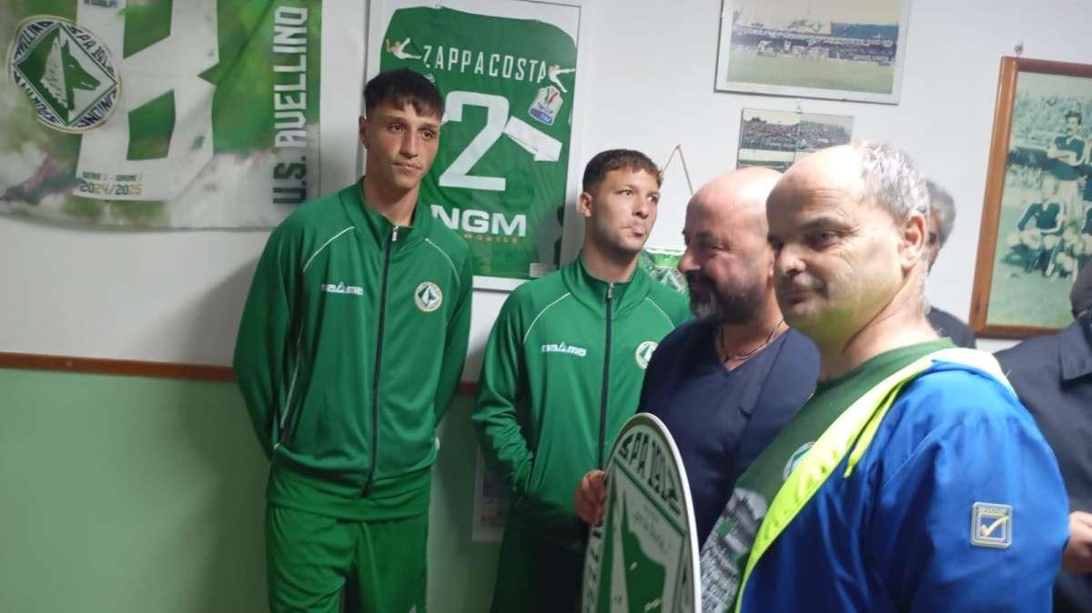 FOTO E VIDEO - Avellino, presentato il Club Fedelissimi a Bagnoli Irpino. Tanta folla ad accogliere i lupi, presentati Besaggio e Daffara