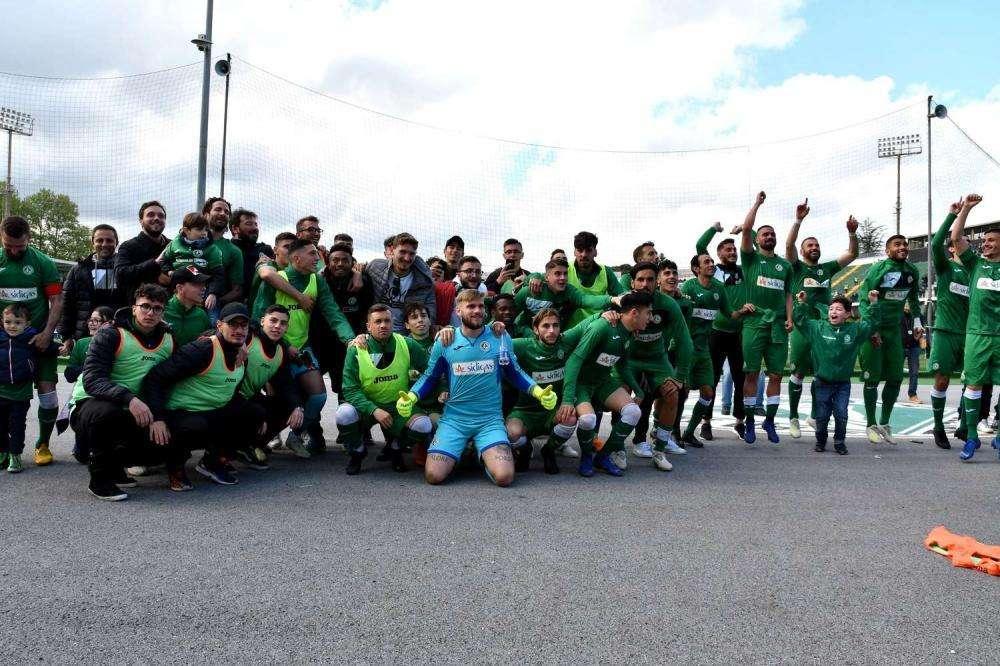 L'Avellino fa 13, De Vena 23: è semifinale! I lupi non smettono di stupire e far gioire i tifosi. A questo punto sogniamo il tricolore