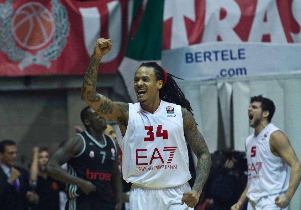 Playoff Serie A: Milano e Sassari vincono gara 1