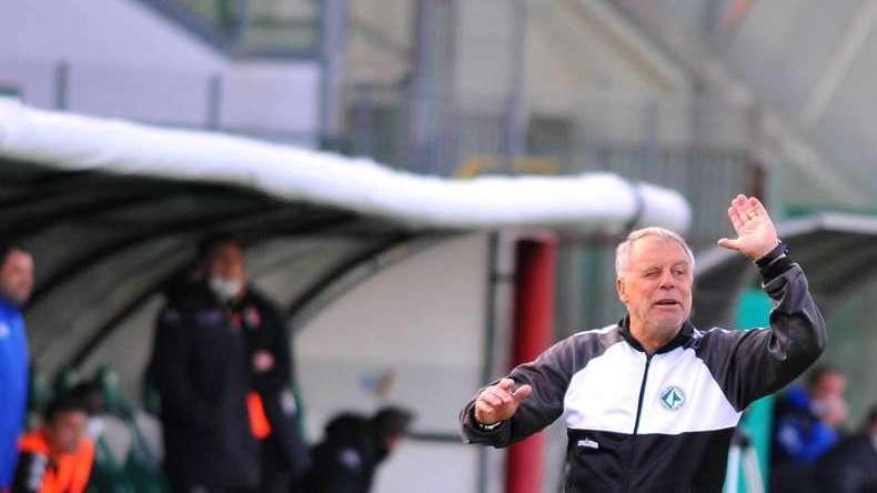 Braglia: "Avevamo molte assenze e ci siamo snaturati ma questa squadra non molla mai"