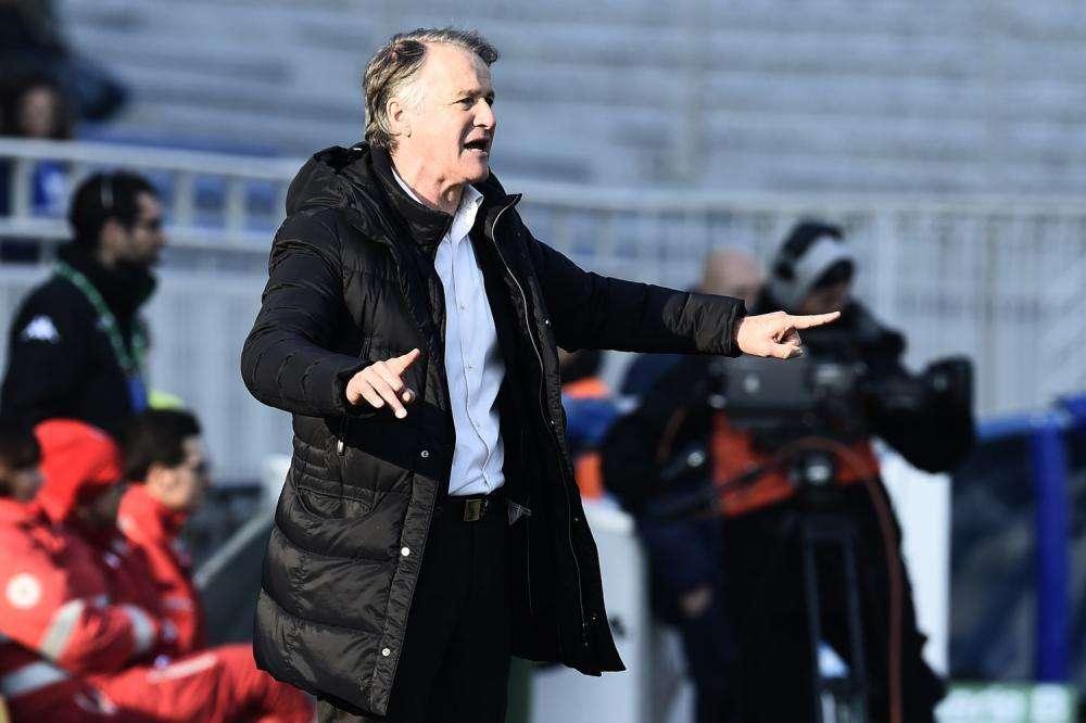 Cremonese in crisi, ma il club rinnova la fiducia ad Attilio Tesser