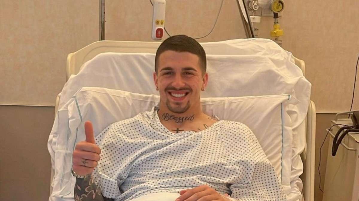 Russo operato a Villa Stuart: intervento riuscito, l'attaccante sorridente