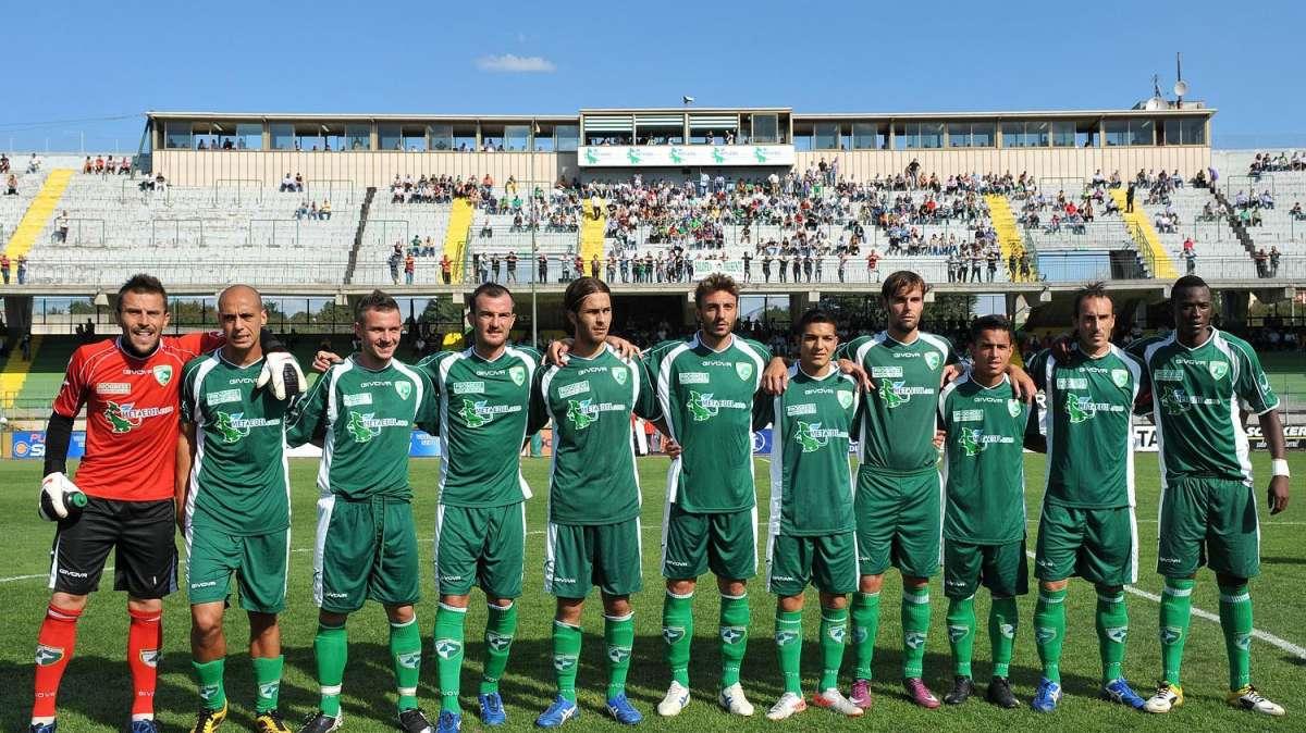 Mister Rastelli ne porta 20 a Carrara