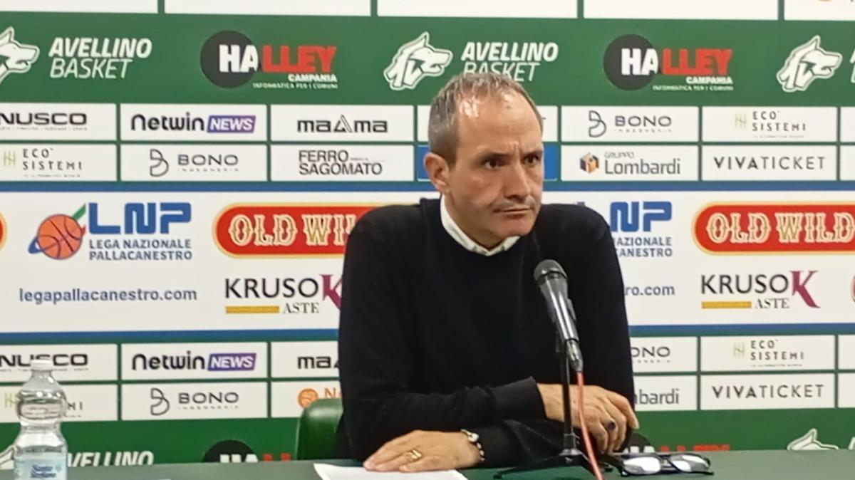 Avellino Basket, coach Di Carlo: "Siamo stati bravi nel momento decisivo. Gara che si era apparecchiata con molte problematiche". Su Mollura e Owens...