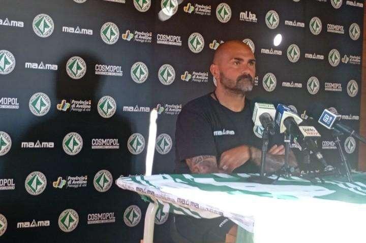 Biancolino: "Unione e compattezza le nostre armi. Voglio un Avellino affamato". Sulle assenze, il modulo, il mercato...