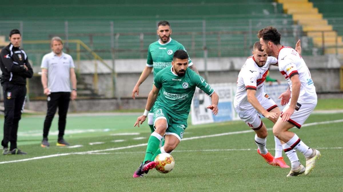CdS: "Un rigore non basta al Sudtirol, la B resta nel mirino dell’Avellino". Quattro 7 in pagella