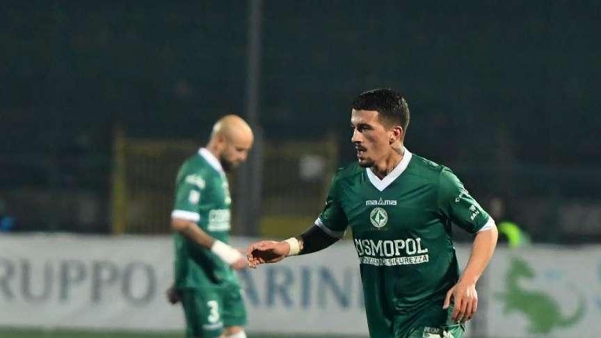 Russo rinnova: l'attaccante si lega all'Avellino fino al 2028
