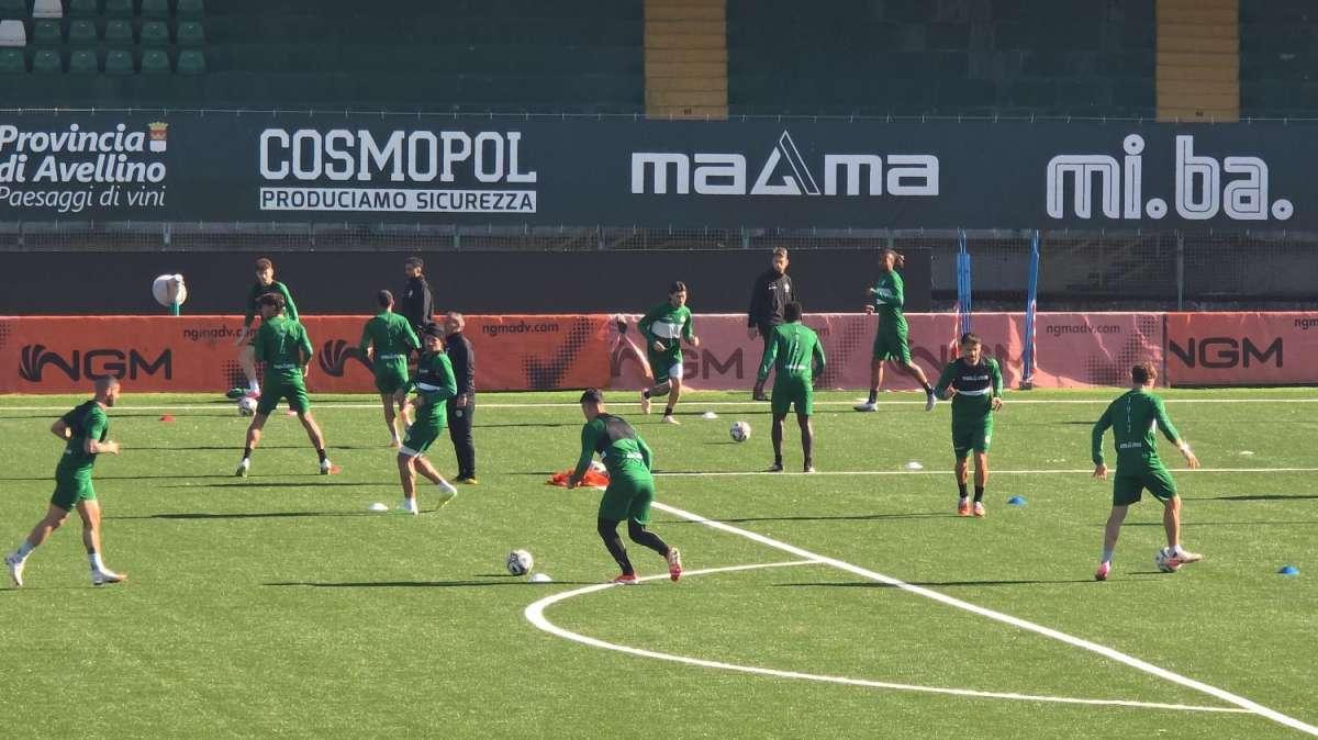 Avellino, due giorni di riposo: si torna al lavoro mercoledì per preparare il rush finale