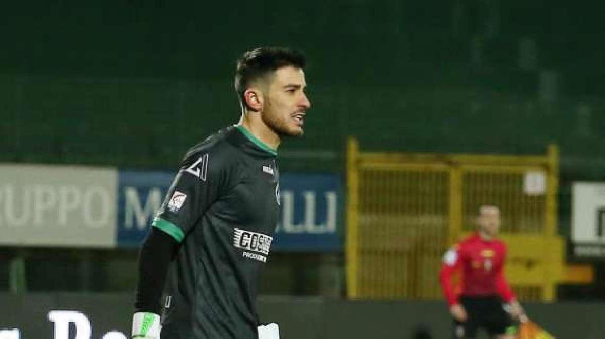 Morte di Cecere, il bel messaggio di Forte: "Grazie per le parole e i consigli quando ho superato il tuo record all'Avellino"