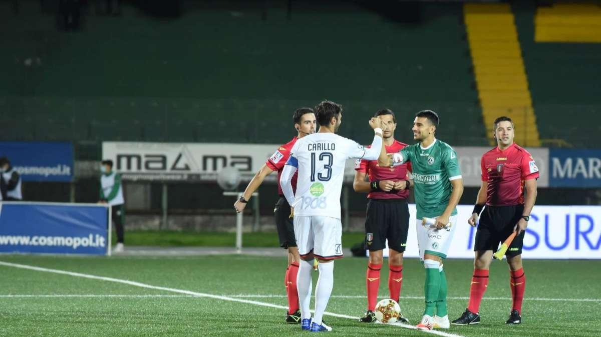 VIDEO - Casertana-Avellino 0-2: rivivi la vittoria dei lupi con gli highlights del match