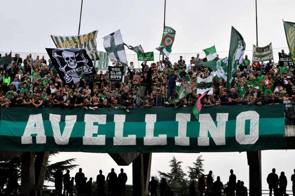 L'Avellino è stanco, il Picerno sfiora il blitz al Partenio-Lombardi (1-1). Rigore negato ai lupi