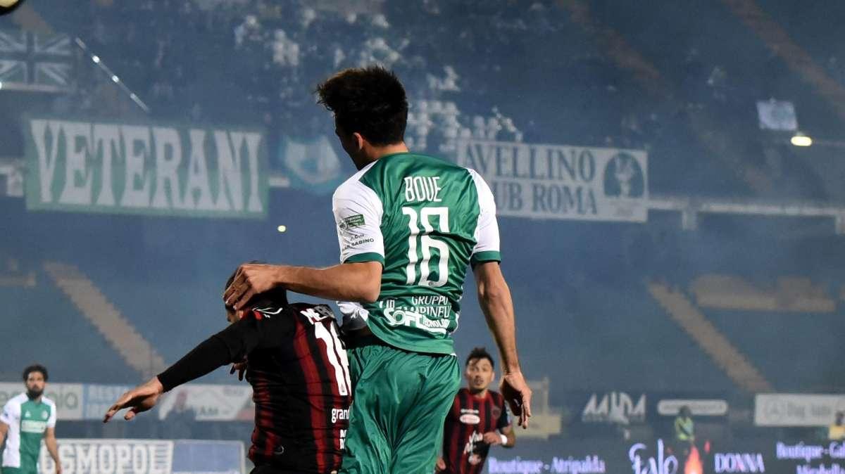 Bove in partenza, accordo con il Crotone
