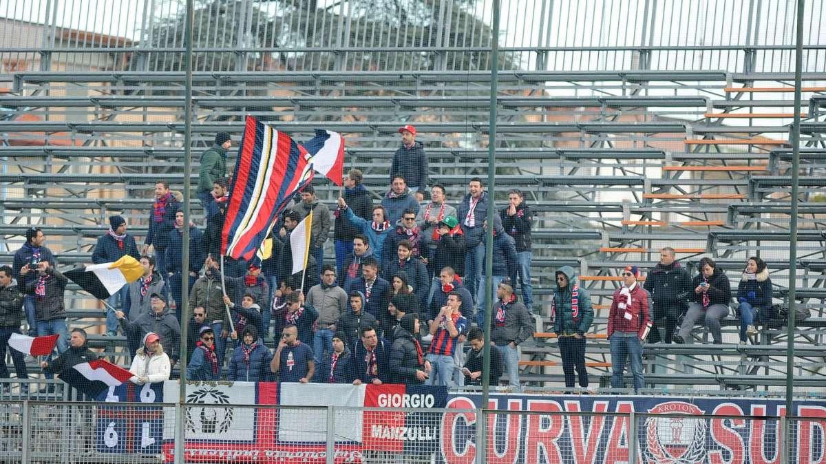 Crotone-Siena 0-0, termina a reti inviolate il match dello "Scida" 