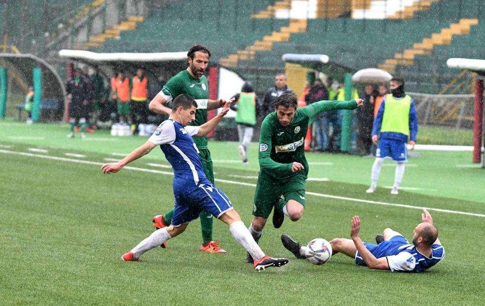 Avellino-Sassari Torres 3-1, le pagelle: De Vena segna e sciupa, Betti motorino instancabile. Tribuzzi, che classe!