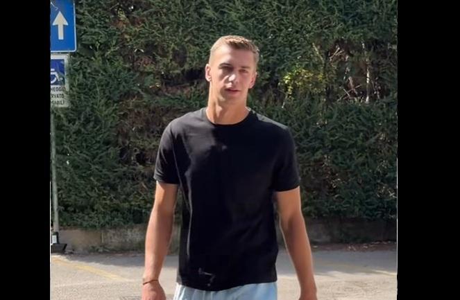 FOTO - Visite mediche per Fila: "Un saluto ai tifosi dell'Avellino"
