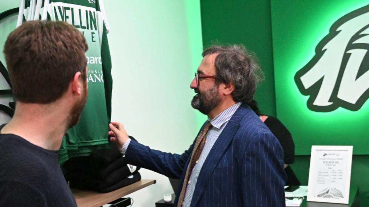 Avellino Basket, inaugurato ieri il nuovo store: l'entusiasmo del club