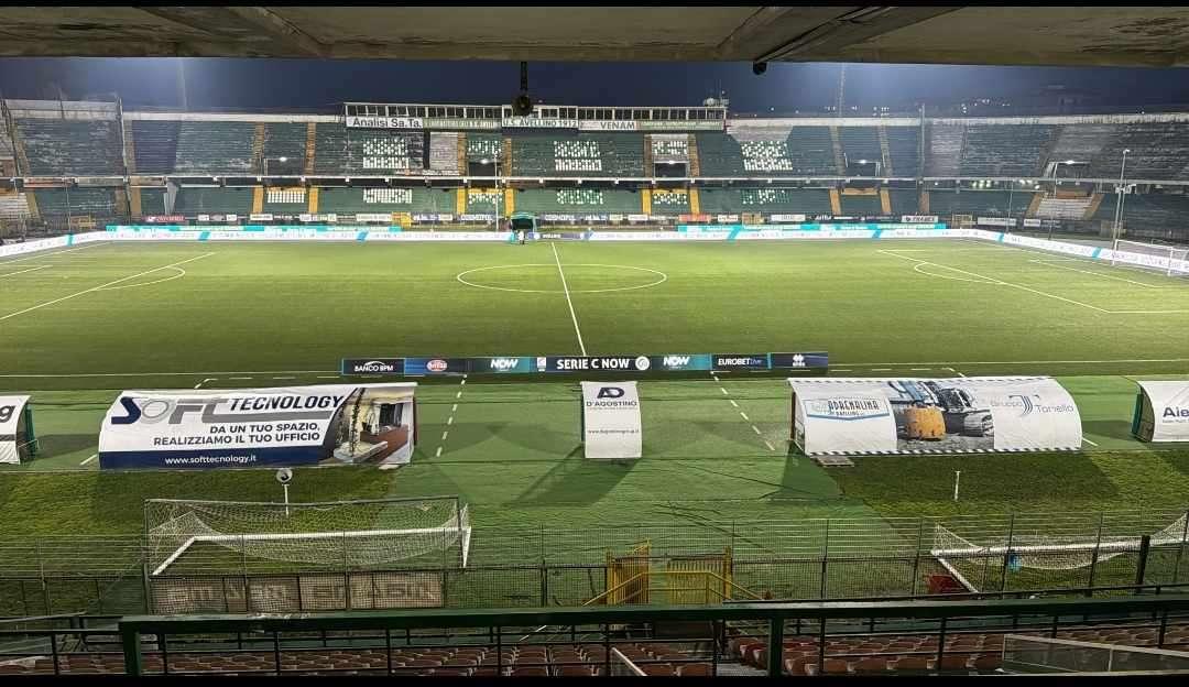Gol sbagliati e traverse, un ottimo Avellino non sfonda il fortino del Vicenza: 0-0, domenica è decisiva
