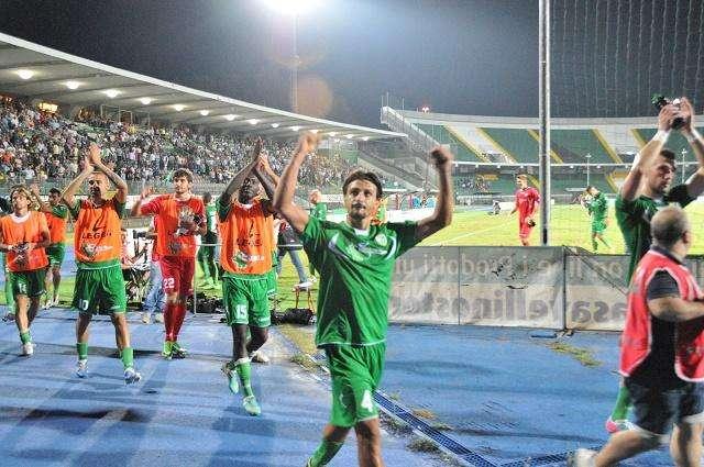 L'Avellino chiude col botto: cuore, grinta e un bomber d'eccezione stendono il Padova
