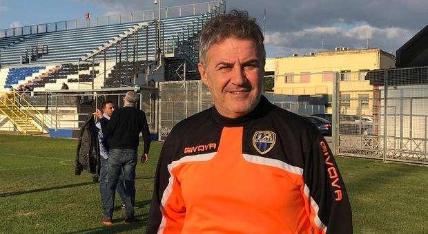 Di Napoli (All. Latina): "L'Avellino è venuto fuori con la forza dei singoli. Lo spareggio? Sarà una gara apertissima"