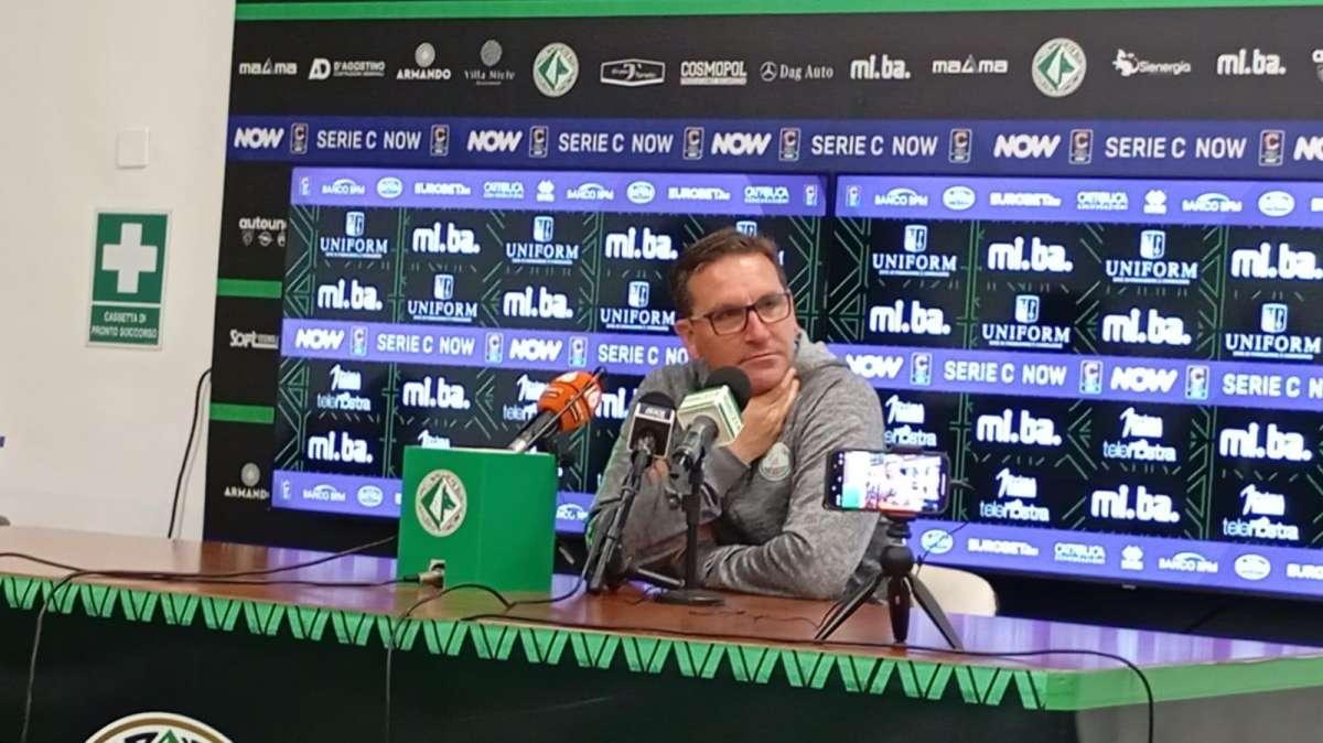 Monopoli, Colombo: "Scenario da Serie B. L'Avellino sta meritando questa promozione. Si è vista tutta la differenza con le avversarie questa sera"