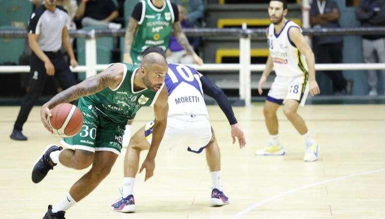 Scandone Avellino straripante all’esordio