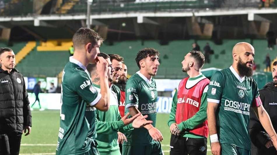 CdS - Avellino distratto e inconcludente, graziato dal Monopoli