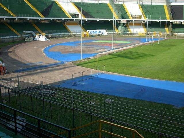  FOTOGALLERY  - Anche la pista d'atletica si rifà il  look 