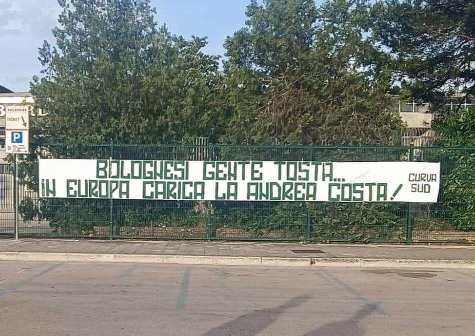 Striscione della Sud per la qualificazione del Bologna in Champions League