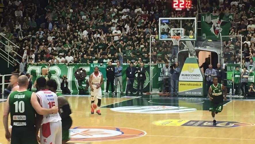 Basket - Cuore Avellino: negli ultimi cinque minuti annientata la Grissin Bon 75-67. È 2-0 