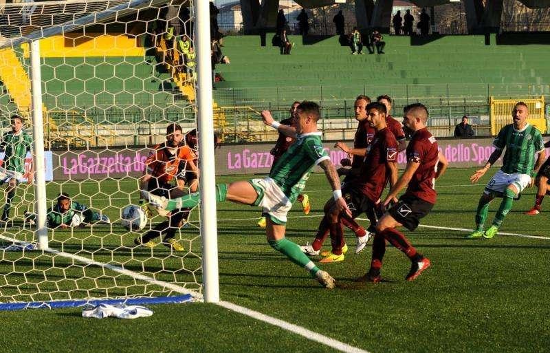 Gli effetti della querelle societaria: la Salernitana "si prende" Roccaporena...