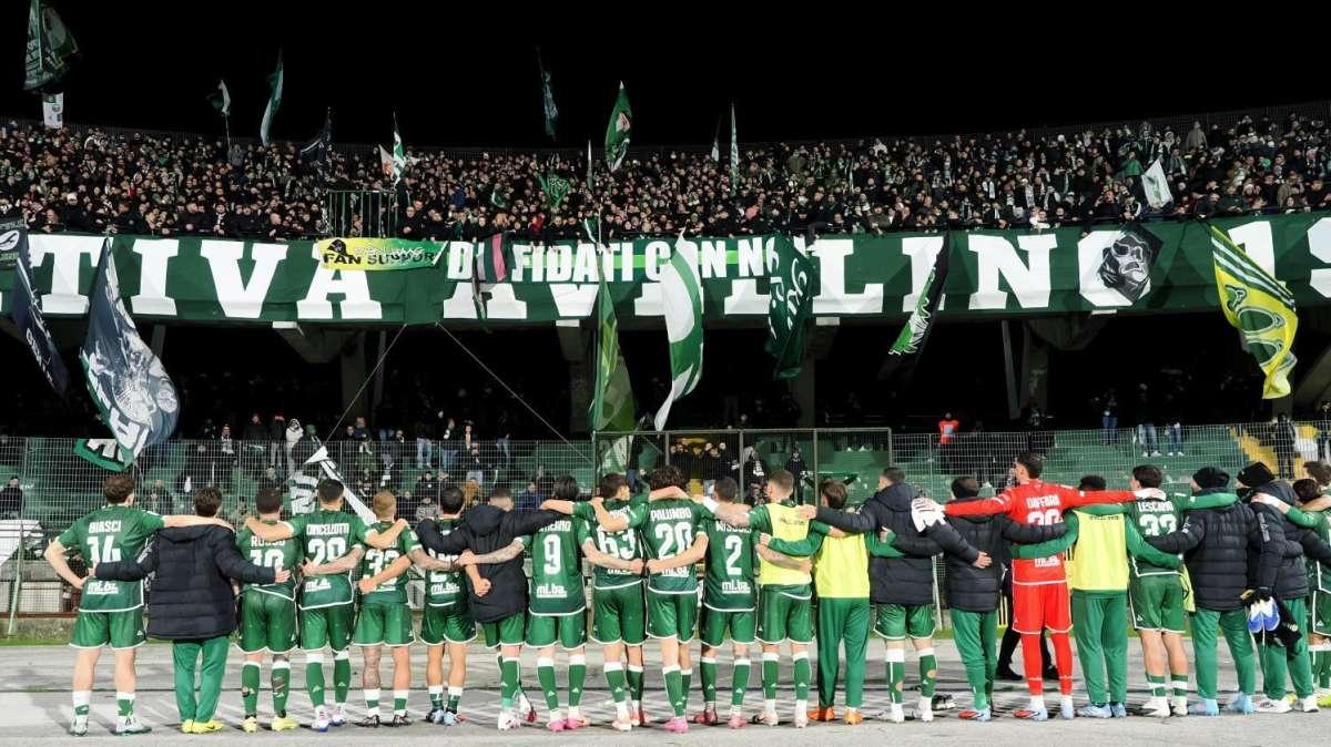 FISCHIO FINALE - Avellino e Juve Stabia si annullano a vicenda, poche occasioni e 0-0