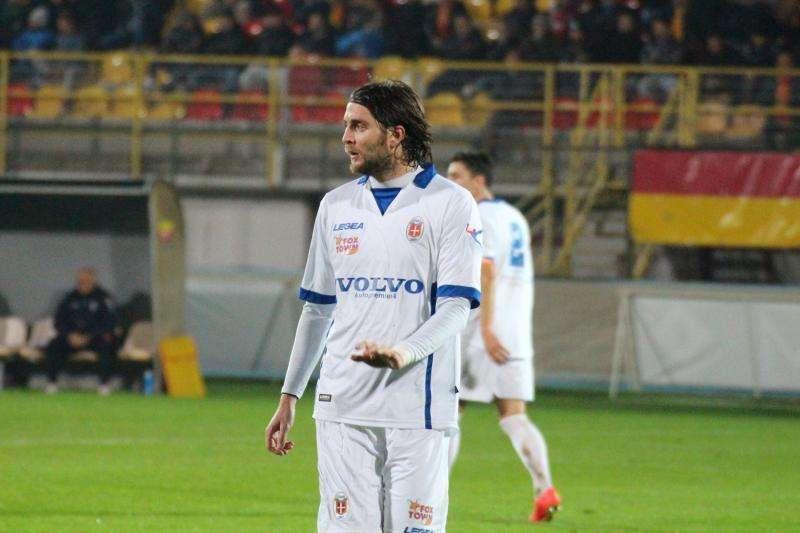 Il Como va di fretta, parla solo Giosa: "In campo con cuore e orgoglio. L'espulsione? Uno scambio di persona"