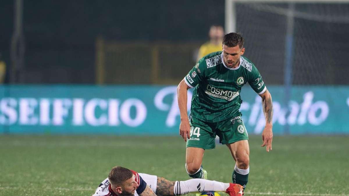 Liotti espulso dopo 11' in Cavese-Trapani. Antonini: "Domani sarà fuori rosa"