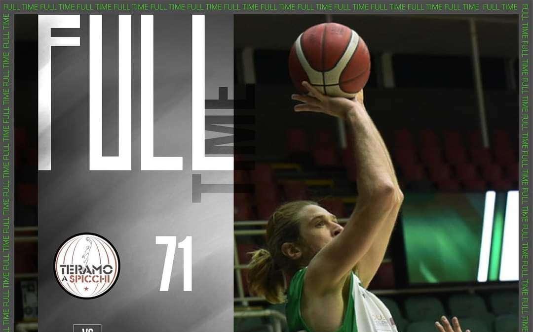 La Delfes c'è, sbancata Teramo 71-74