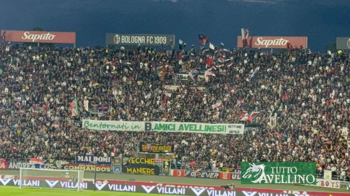 Promozione Avellino, dal Dall'Ara di Bologna lo striscione per la Serie B conquistata 