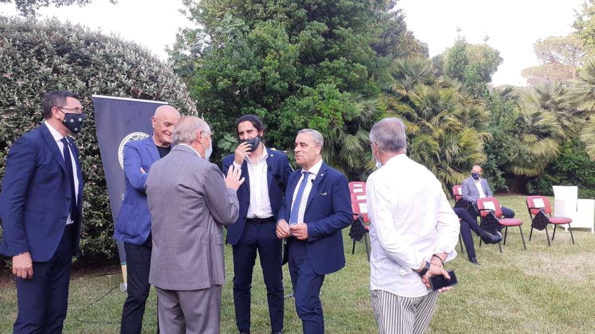 Poche idee e tanta sfortuna: mercato e lavoro per migliorare questo Avellino