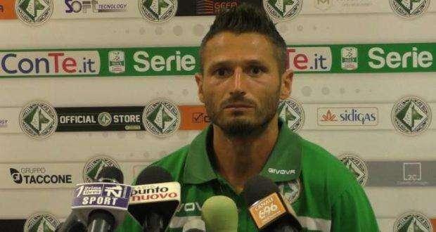 Un ex difensore dell'Avellino annuncia l'addio al calcio giocato