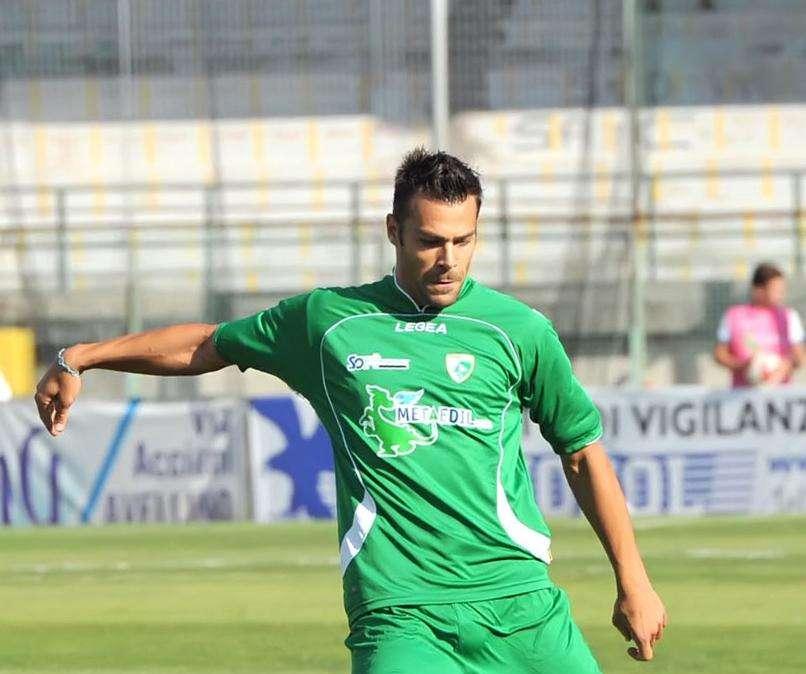 Pisacane squalificato per la prima giornata, ballottaggio Fabbro-Vergara