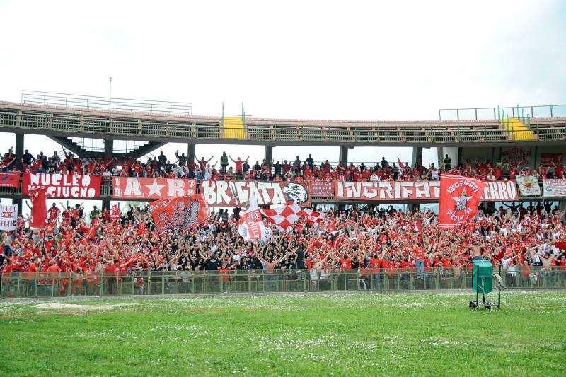 Serie B, un minuto di raccoglimento in tutti i campi per ricordare Osvaldo Neri