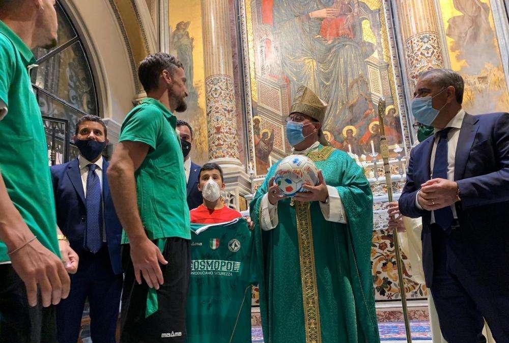 FOTOGALLERY - La visita dell'Avellino al Santuario di Montevergine