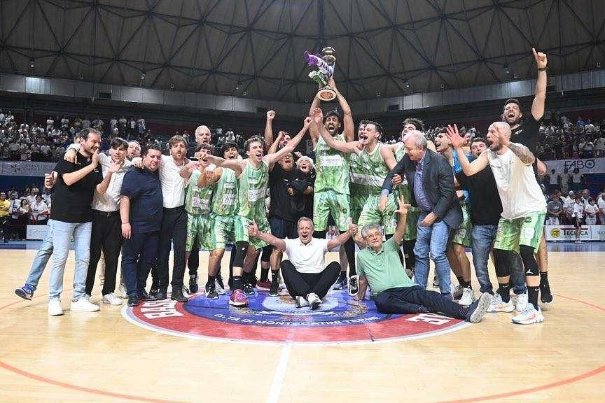 La Delfes promossa in A2. I complimenti dell'US Avellino