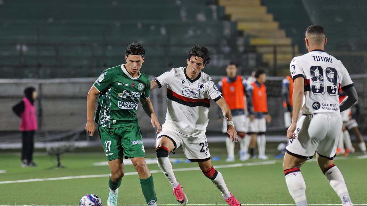 Avellino-Padova 0-1, fine primo tempo: Zuelli colpisce, i lupi sbattono su Sorrentino