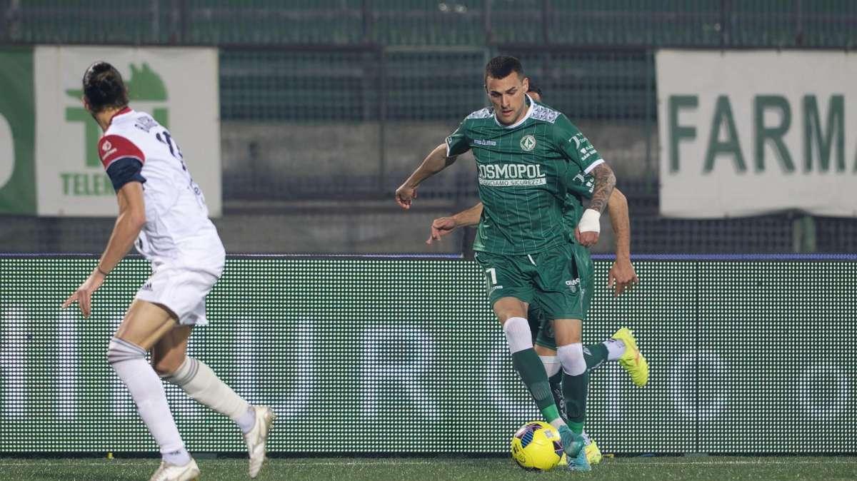 CdS - "Lampo Avellino. La Casertana ko". Ghidotti e Sgarbi su tutti 